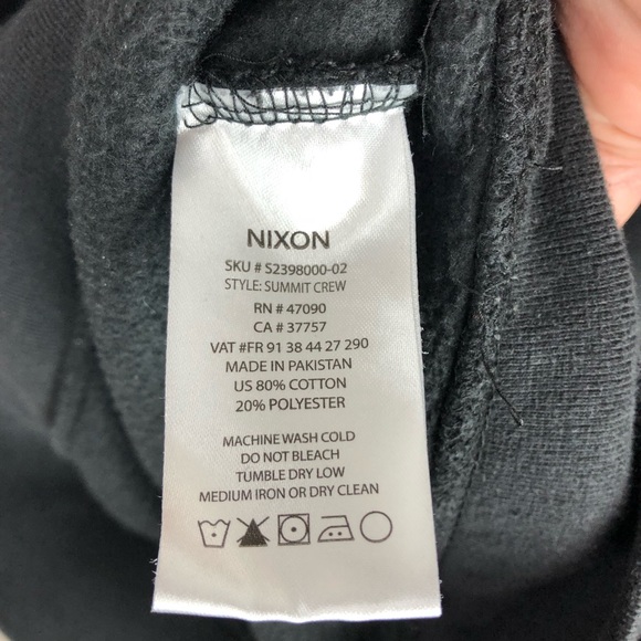 Nixon Summit Crew Pull Over - Picture 5 of 5